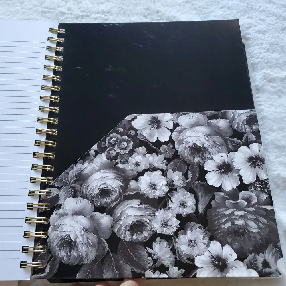 The Paper Studio Agenda 52 18 Month Planner Dated 2022-2023